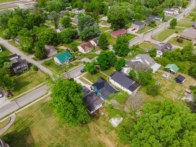 335 Broadway Street, Irvine, KY 40336