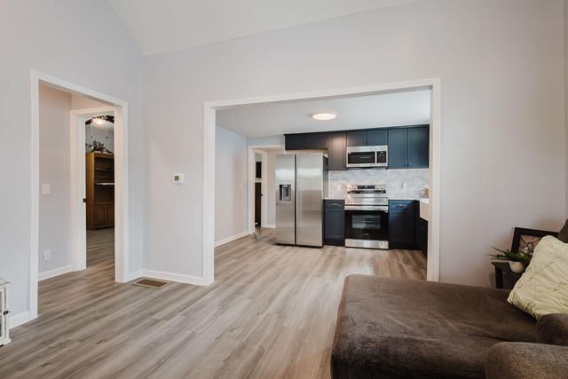 335 Broadway Street, Irvine, KY 40336