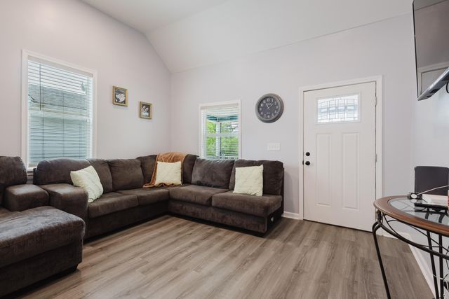 335 Broadway Street, Irvine, KY 40336