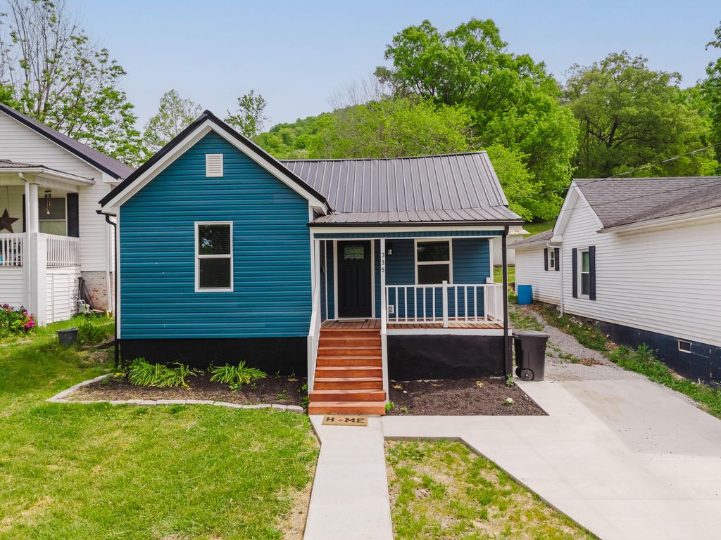 335 Broadway Street, Irvine, KY 40336