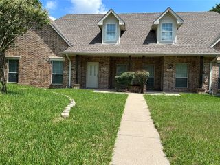 921 Cedar Ridge Drive 919, Desoto, TX 75115