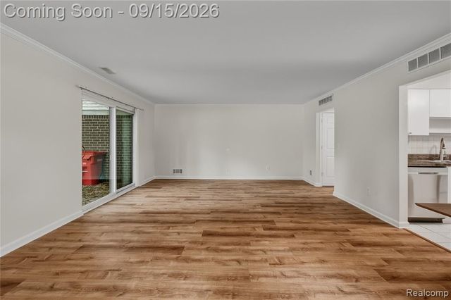 29638 Farmbrook Villa Court, Southfield, MI 48034