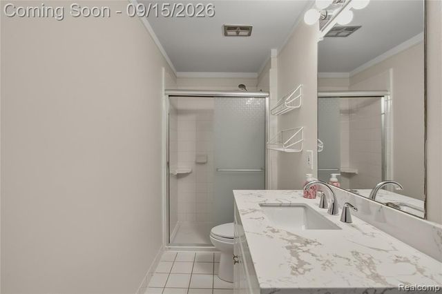 29638 Farmbrook Villa Court, Southfield, MI 48034