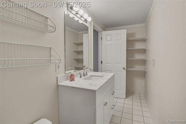 29638 Farmbrook Villa Court, Southfield, MI 48034