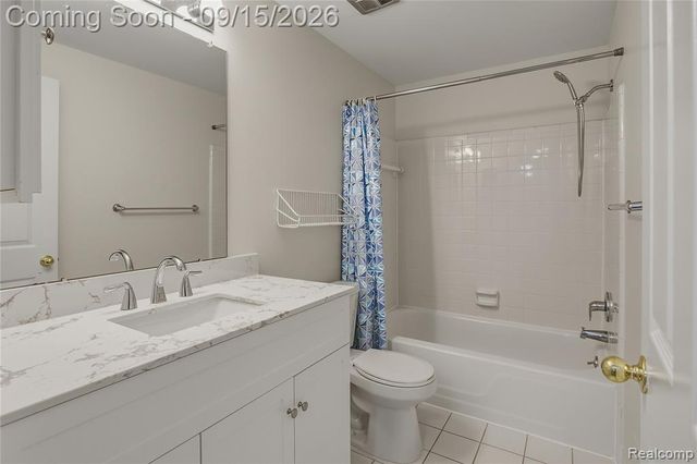 29638 Farmbrook Villa Court, Southfield, MI 48034