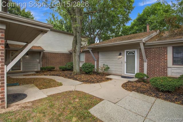 29638 Farmbrook Villa Court, Southfield, MI 48034
