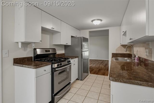 29638 Farmbrook Villa Court, Southfield, MI 48034