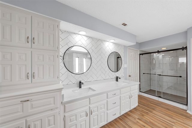 2827 Cross Timbers Drive, Irving, TX 75060