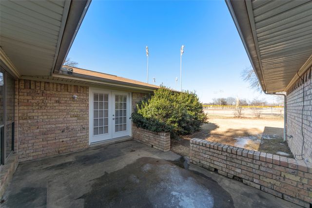 2827 Cross Timbers Drive, Irving, TX 75060