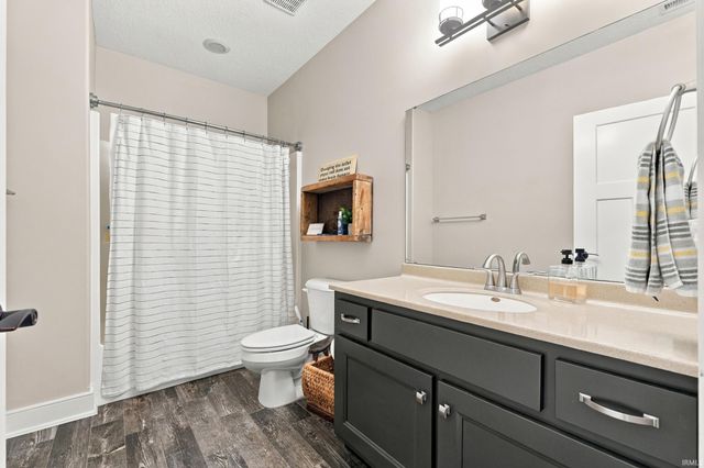 14920 Whisper Rock Boulevard, Fort Wayne, IN 46845