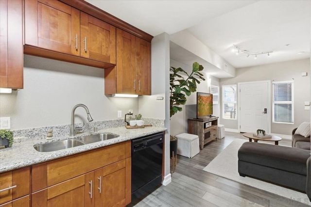 525 11th Avenue 1108, San Diego, CA 92101