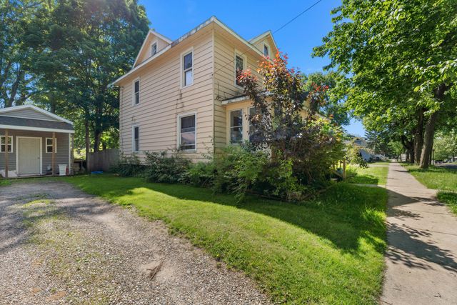 119 S Manning Street, Hillsdale City, MI 49242