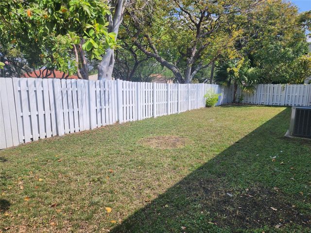 13955 Langley Place, Davie, FL 33325
