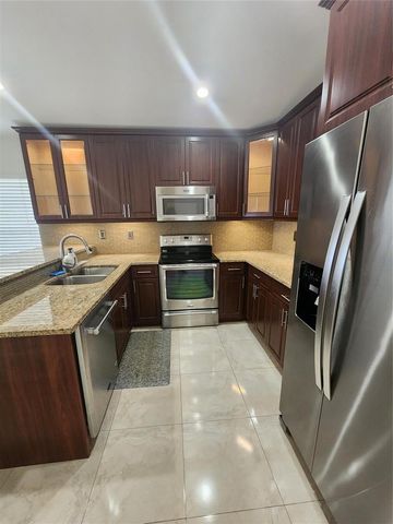 13955 Langley Place, Davie, FL 33325