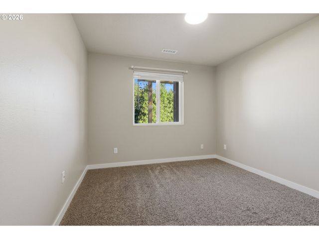 2607 DUKE St, Woodburn, OR 97071