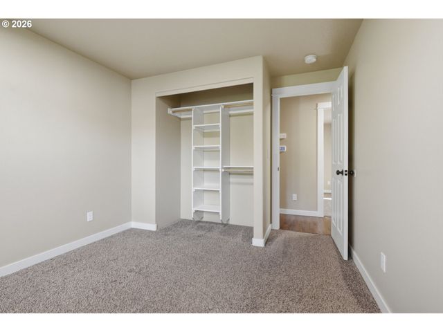 2607 DUKE St, Woodburn, OR 97071