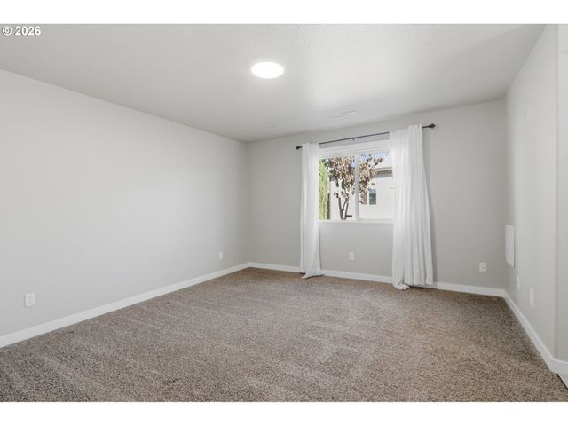 2607 DUKE St, Woodburn, OR 97071