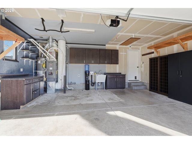 2607 DUKE St, Woodburn, OR 97071