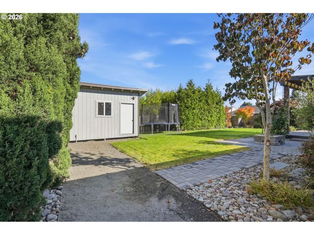 2607 DUKE St, Woodburn, OR 97071