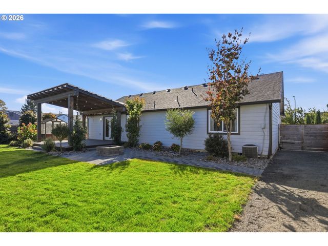 2607 DUKE St, Woodburn, OR 97071