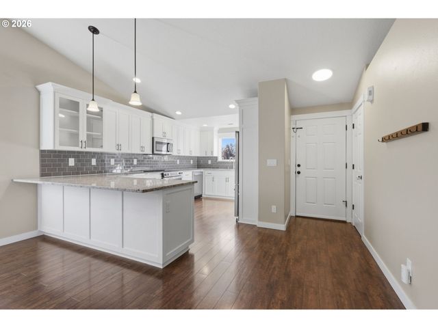 2607 DUKE St, Woodburn, OR 97071