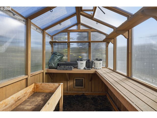 2607 DUKE St, Woodburn, OR 97071