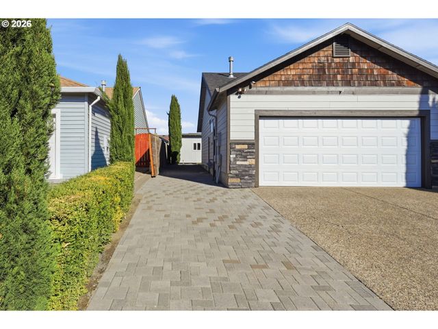 2607 DUKE St, Woodburn, OR 97071