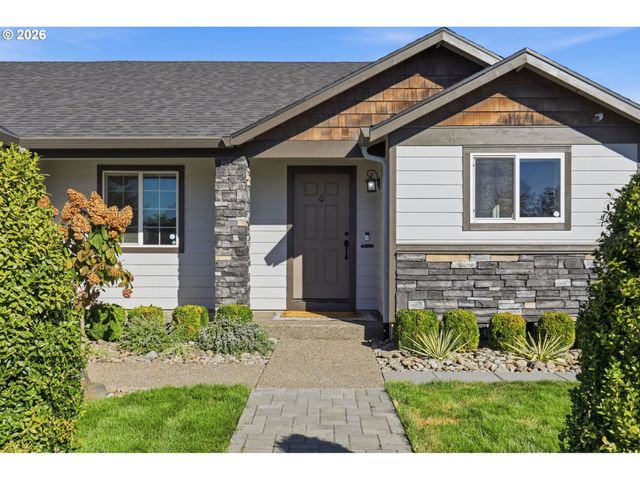 2607 DUKE St, Woodburn, OR 97071