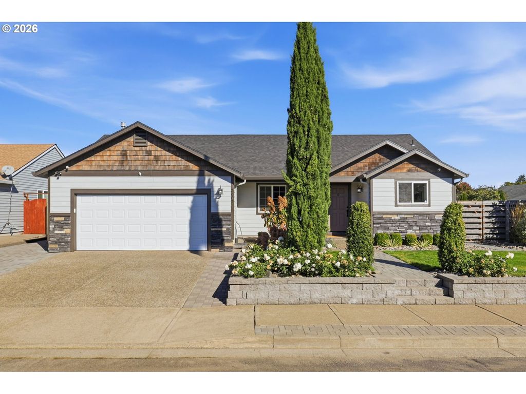 2607 DUKE St, Woodburn, OR 97071