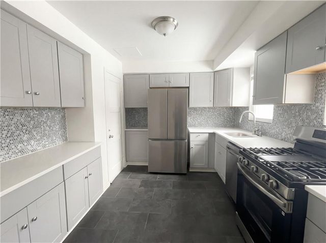 715 E 72nd Terrace, Kansas City, MO 64131