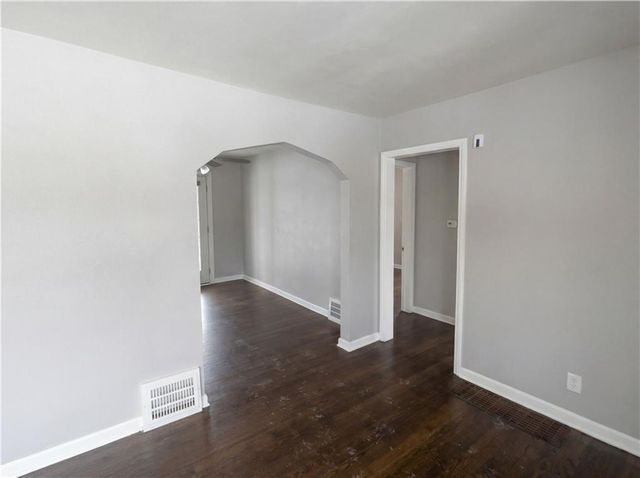 715 E 72nd Terrace, Kansas City, MO 64131