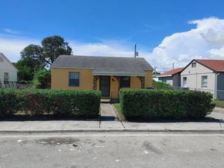 587 W 4th Street, Riviera Beach, FL 33404