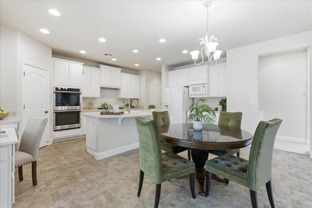 6128 Big Bend Dr, Roseville, CA 95678