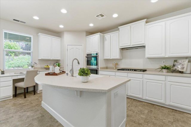 6128 Big Bend Dr, Roseville, CA 95678