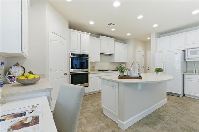 6128 Big Bend Dr, Roseville, CA 95678