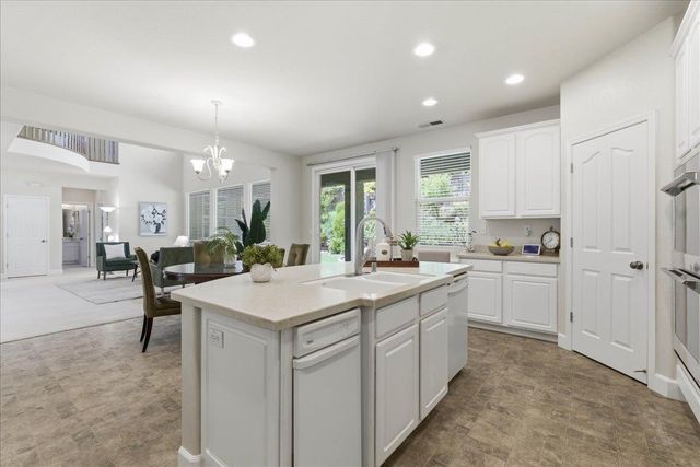 6128 Big Bend Dr, Roseville, CA 95678