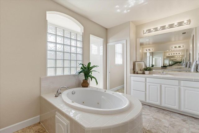 6128 Big Bend Dr, Roseville, CA 95678