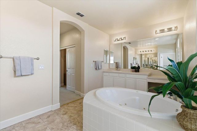 6128 Big Bend Dr, Roseville, CA 95678