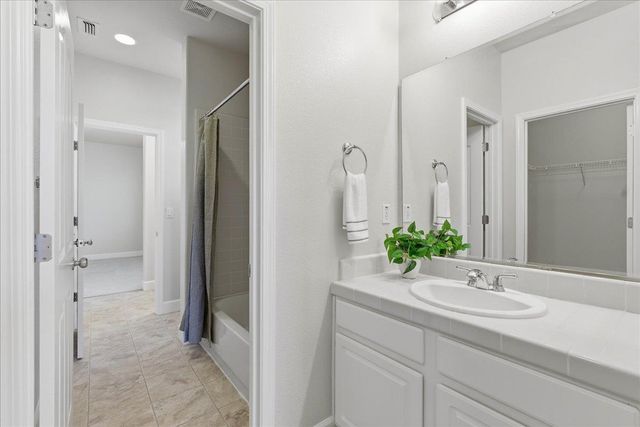 6128 Big Bend Dr, Roseville, CA 95678