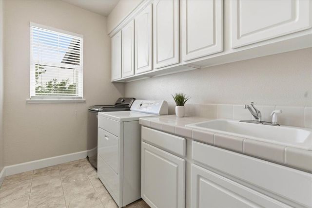 6128 Big Bend Dr, Roseville, CA 95678