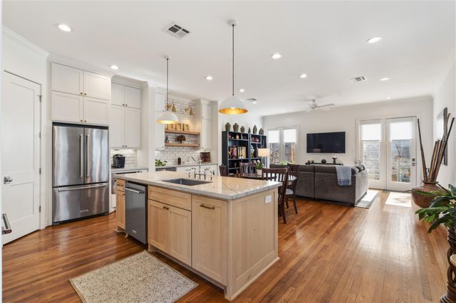 1522 Lawrence Street, Houston, TX 77008
