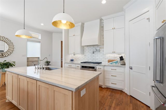 1522 Lawrence Street, Houston, TX 77008