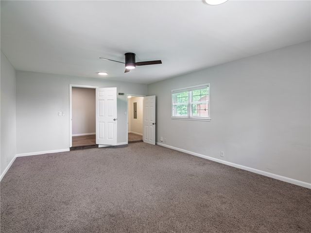 2634 Old Wire Road, Fayetteville, AR 72703
