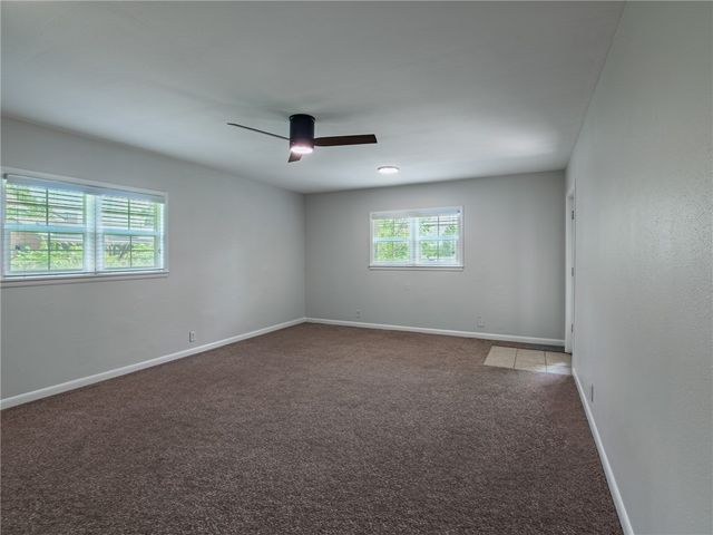 2634 Old Wire Road, Fayetteville, AR 72703