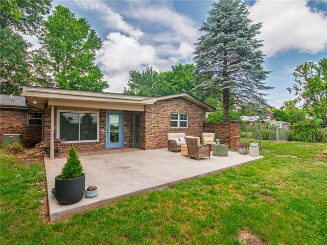 2634 Old Wire Road, Fayetteville, AR 72703