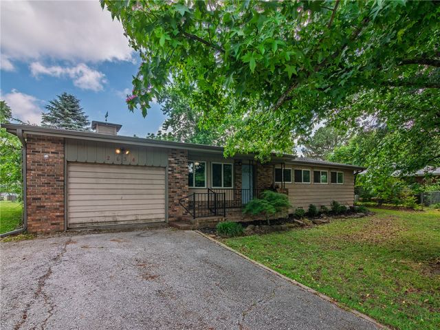 2634 Old Wire Road, Fayetteville, AR 72703