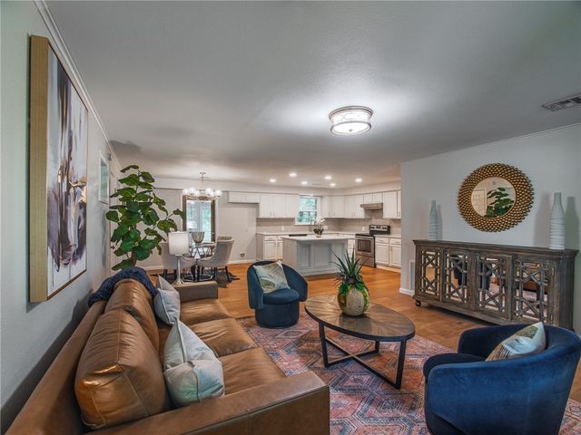 2634 Old Wire Road, Fayetteville, AR 72703
