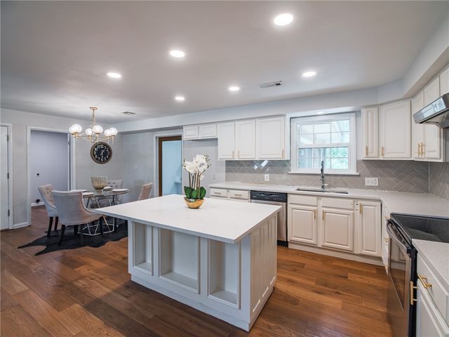 2634 Old Wire Road, Fayetteville, AR 72703