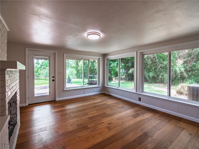 2634 Old Wire Road, Fayetteville, AR 72703