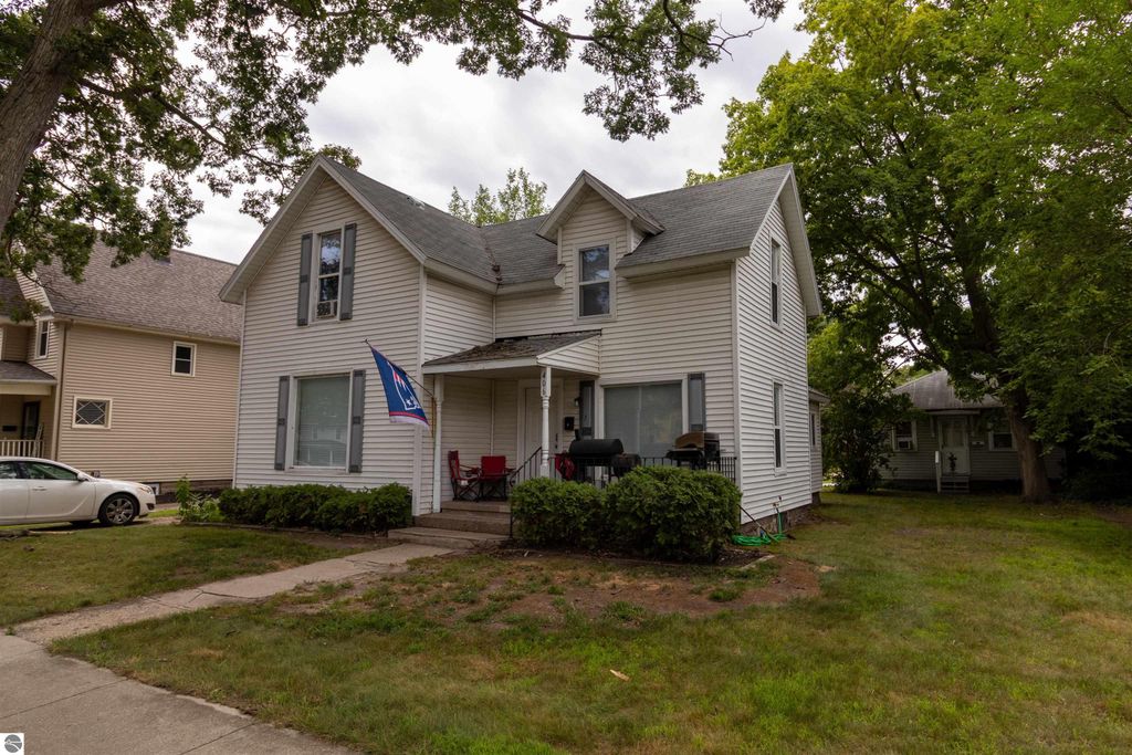 Image 1 of property listing at 406 S Kinney, Mt Pleasant, MI 48858